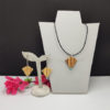 Parure en bois et perles
