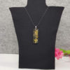 Pendentif en résine et fleurs – Image 3