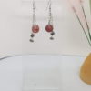 Pendent d'oreille en résine et chat – Image 3